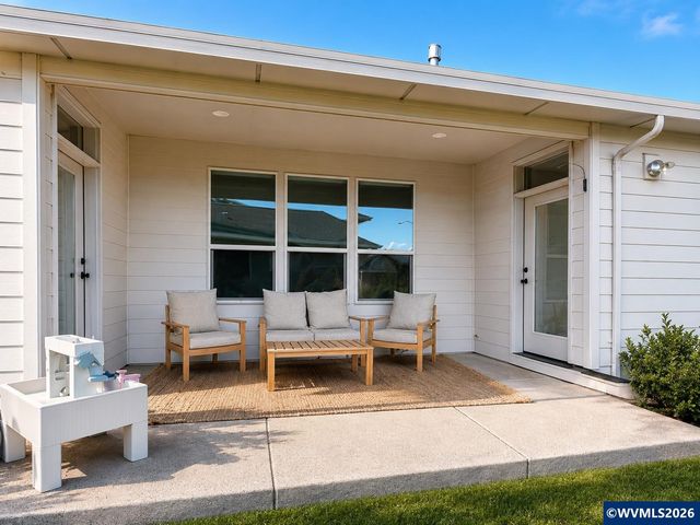 2611 Riverstone Lp NE, Albany, OR 97321