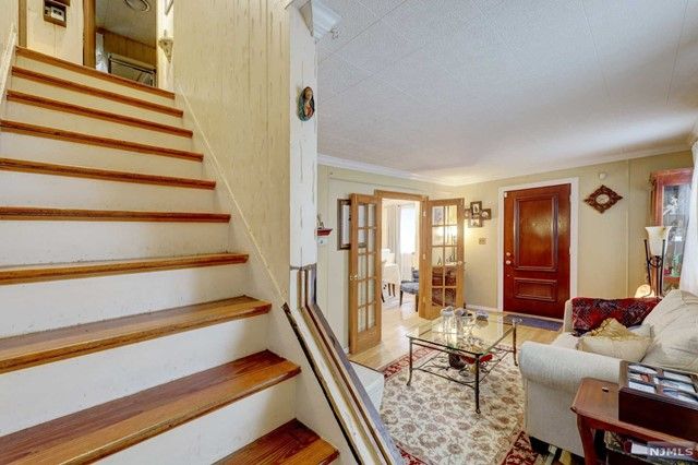 244 Sussex Road, Wood Ridge, NJ 07075