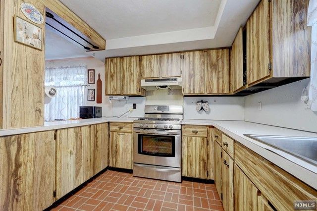 244 Sussex Road, Wood Ridge, NJ 07075