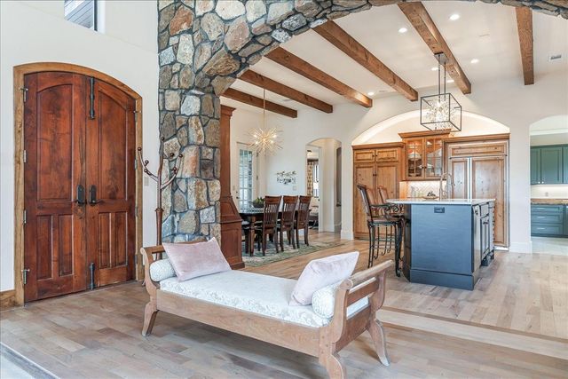 2808 & 2804 Fall Creek Estates DR, Spicewood, TX 78669