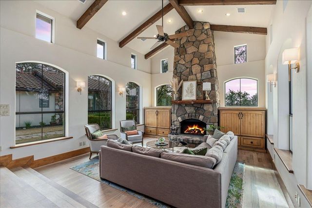 2808 & 2804 Fall Creek Estates DR, Spicewood, TX 78669