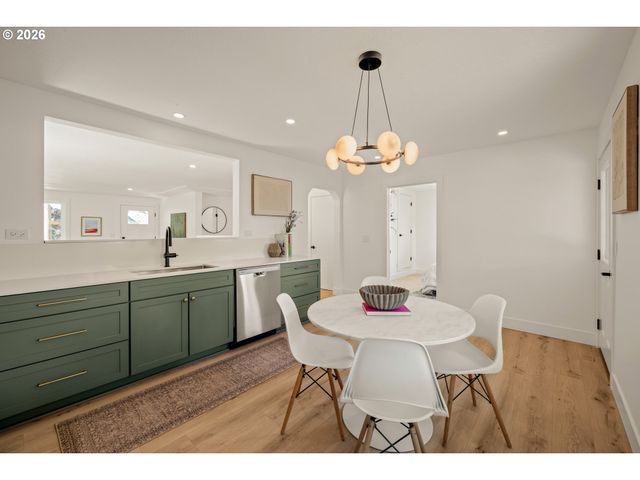 10114 N CALHOUN Ave, Portland, OR 97203