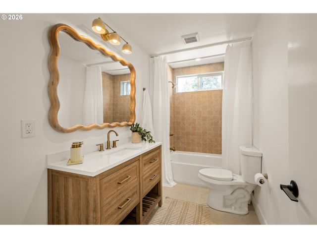 10114 N CALHOUN Ave, Portland, OR 97203