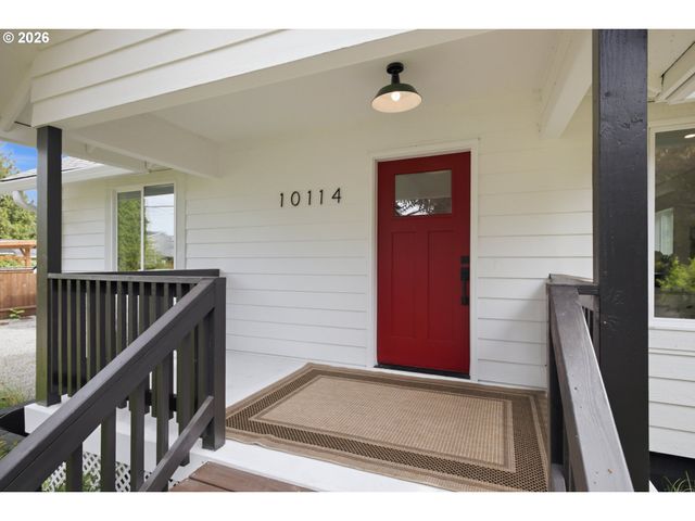 10114 N CALHOUN Ave, Portland, OR 97203