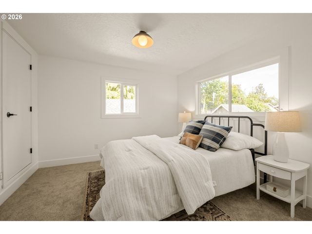 10114 N CALHOUN Ave, Portland, OR 97203