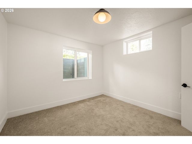 10114 N CALHOUN Ave, Portland, OR 97203