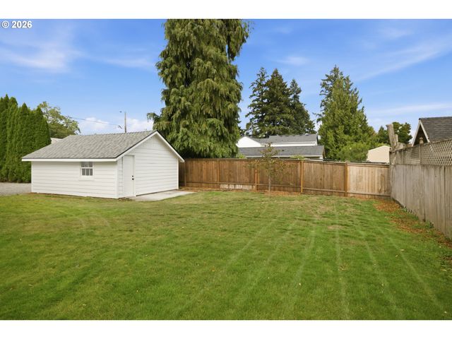 10114 N CALHOUN Ave, Portland, OR 97203