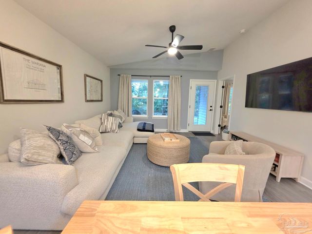 7701 Pontiac Dr, Pensacola, FL 32506