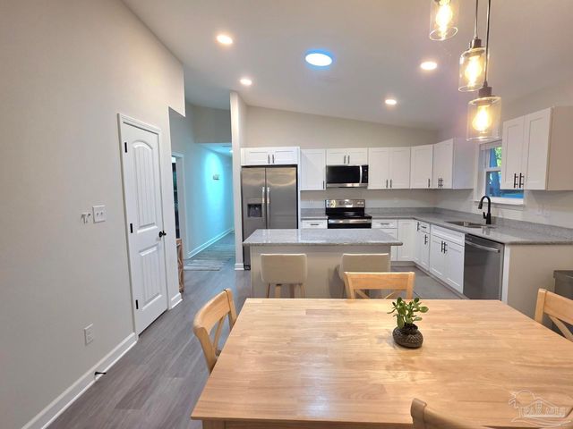 7701 Pontiac Dr, Pensacola, FL 32506