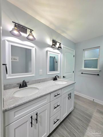 7701 Pontiac Dr, Pensacola, FL 32506