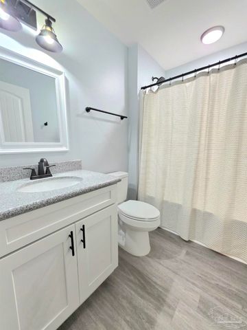 7701 Pontiac Dr, Pensacola, FL 32506