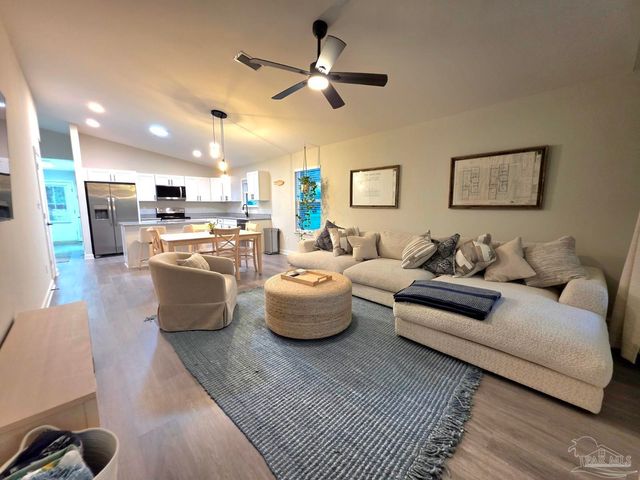 7701 Pontiac Dr, Pensacola, FL 32506