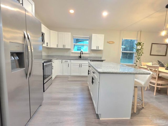 7701 Pontiac Dr, Pensacola, FL 32506