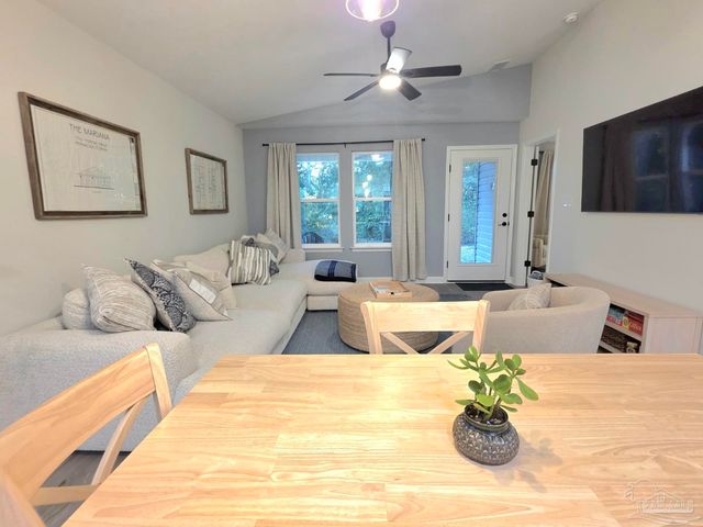 7701 Pontiac Dr, Pensacola, FL 32506