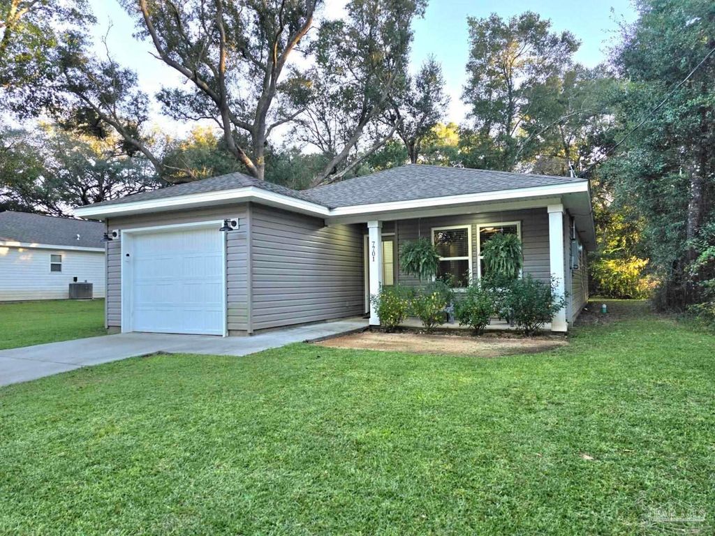 7701 Pontiac Dr, Pensacola, FL 32506