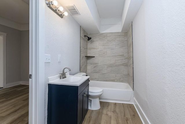 614 Chestnut Street, Leavenworth, KS 66048