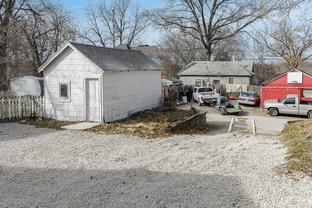 614 Chestnut Street, Leavenworth, KS 66048