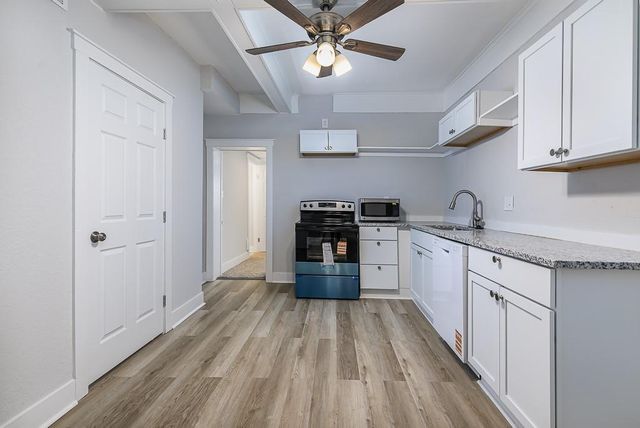 614 Chestnut Street, Leavenworth, KS 66048