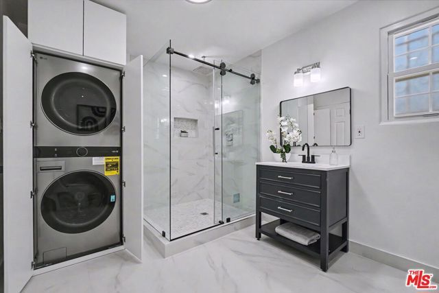 10022 S Manhattan Place, Los Angeles, CA 90047