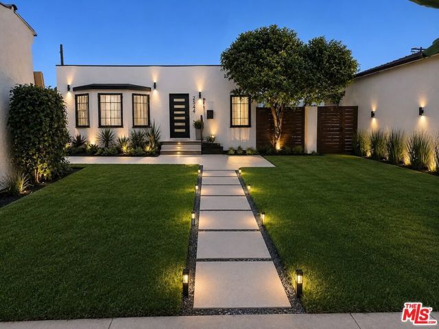 10022 S Manhattan Place, Los Angeles, CA 90047