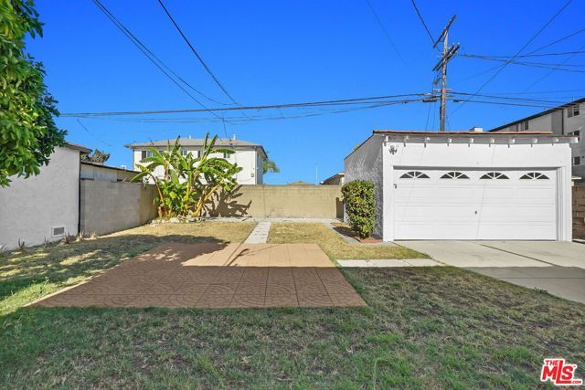 10022 S Manhattan Place, Los Angeles, CA 90047
