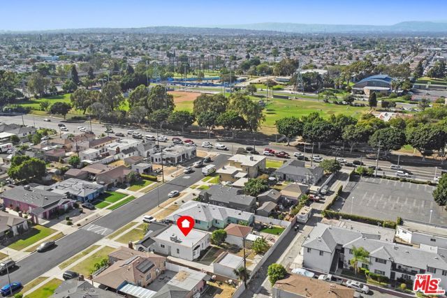 10022 S Manhattan Place, Los Angeles, CA 90047