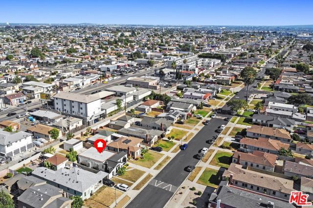 10022 S Manhattan Place, Los Angeles, CA 90047