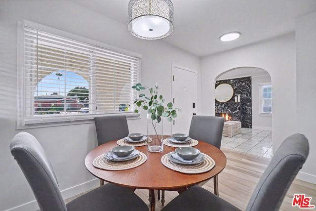 10022 S Manhattan Place, Los Angeles, CA 90047