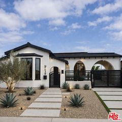 10022 S Manhattan Place, Los Angeles, CA 90047