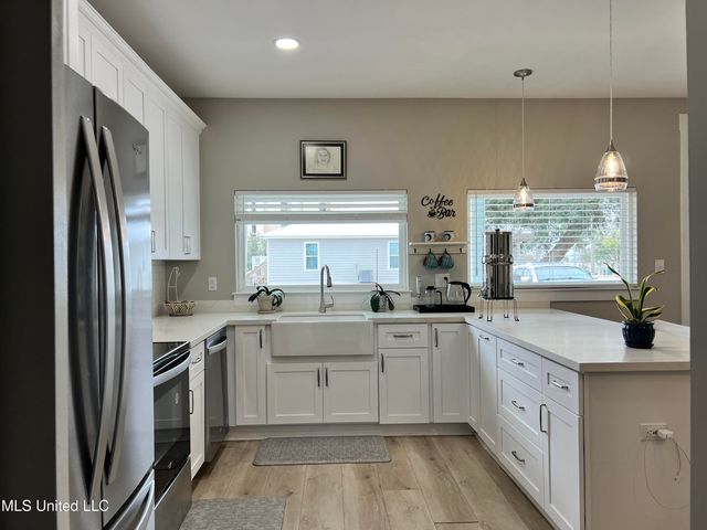 1211 Ocean View Drive, Gulfport, MS 39507