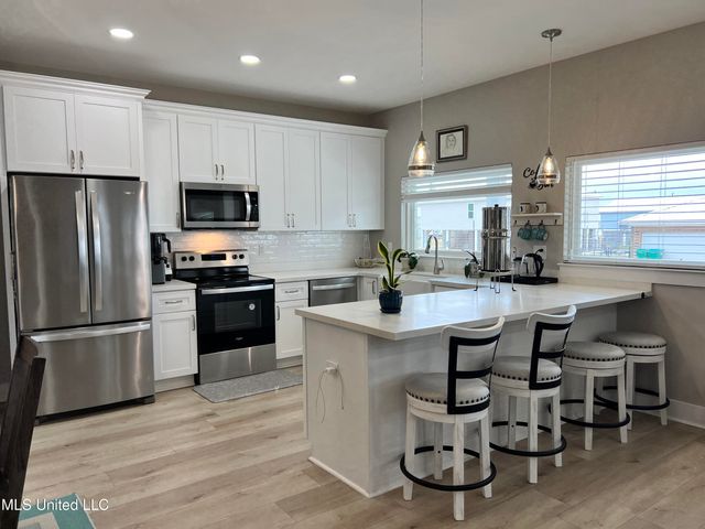 1211 Ocean View Drive, Gulfport, MS 39507