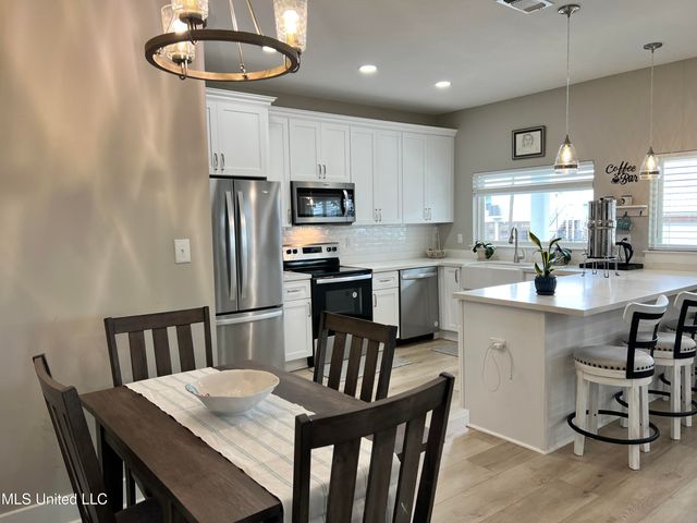 1211 Ocean View Drive, Gulfport, MS 39507