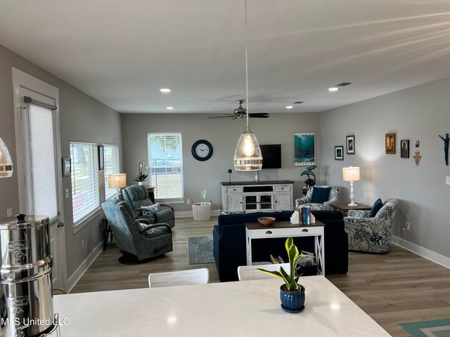 1211 Ocean View Drive, Gulfport, MS 39507