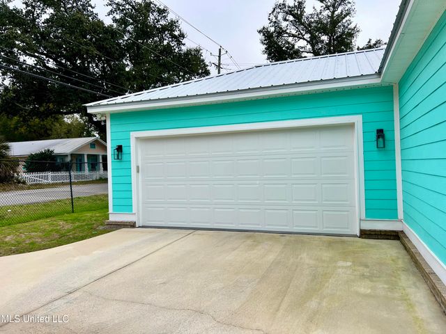 1211 Ocean View Drive, Gulfport, MS 39507