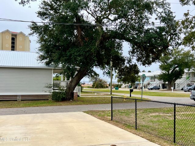 1211 Ocean View Drive, Gulfport, MS 39507