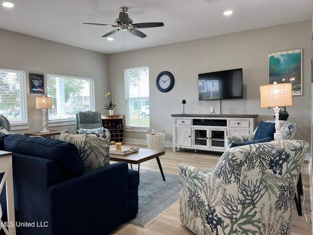 1211 Ocean View Drive, Gulfport, MS 39507