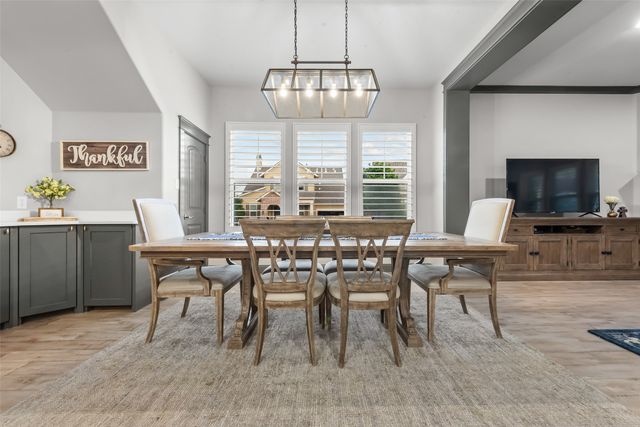 950 Mistletoe Drive, Lantana, TX 76226