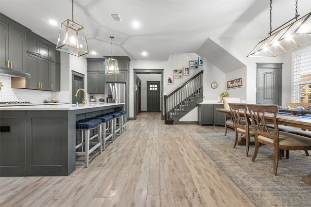 950 Mistletoe Drive, Lantana, TX 76226