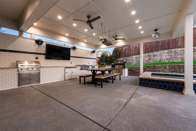 950 Mistletoe Drive, Lantana, TX 76226