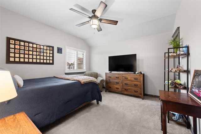 950 Mistletoe Drive, Lantana, TX 76226