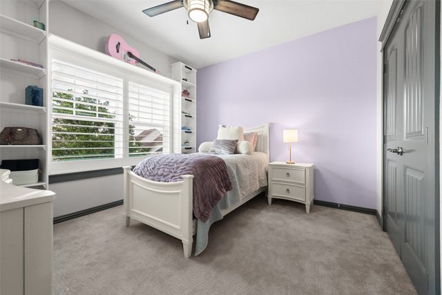 950 Mistletoe Drive, Lantana, TX 76226