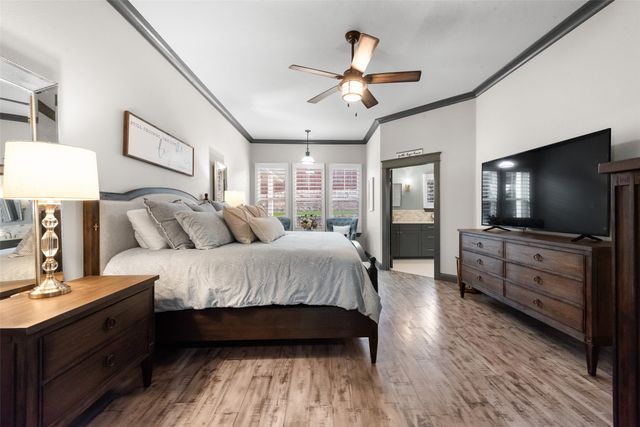 950 Mistletoe Drive, Lantana, TX 76226