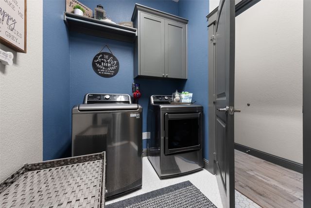 950 Mistletoe Drive, Lantana, TX 76226