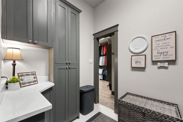 950 Mistletoe Drive, Lantana, TX 76226