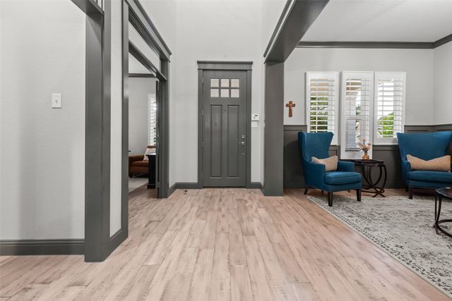 950 Mistletoe Drive, Lantana, TX 76226