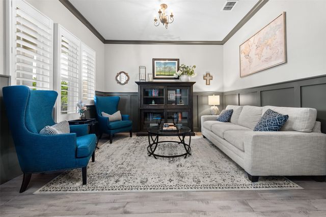 950 Mistletoe Drive, Lantana, TX 76226