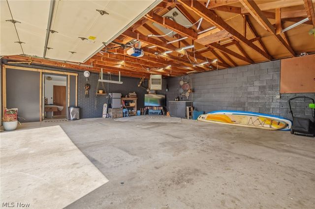 330 Tuscarawas Street NE, Navarre, OH 44662