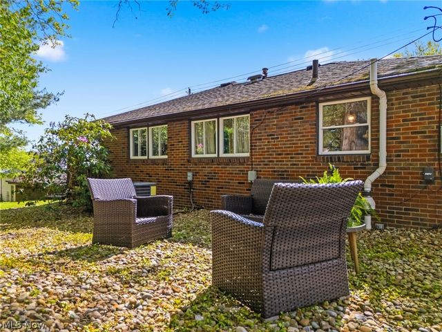 330 Tuscarawas Street NE, Navarre, OH 44662