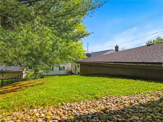 330 Tuscarawas Street NE, Navarre, OH 44662
