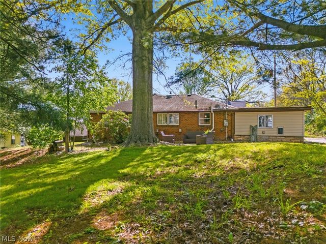 330 Tuscarawas Street NE, Navarre, OH 44662